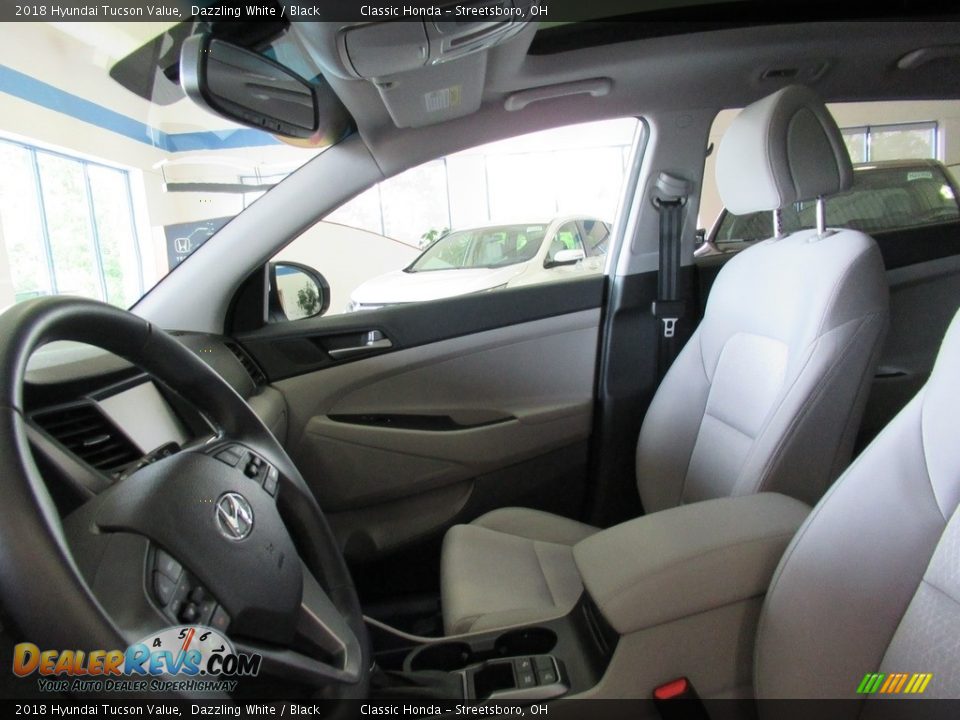 Front Seat of 2018 Hyundai Tucson Value Photo #16