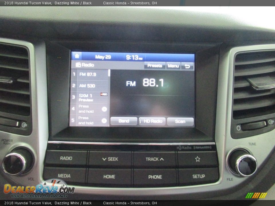 2018 Hyundai Tucson Value Dazzling White / Black Photo #29