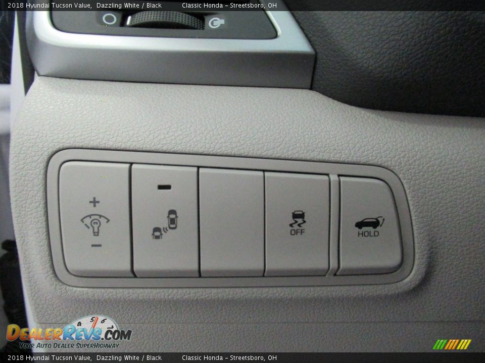 2018 Hyundai Tucson Value Dazzling White / Black Photo #33