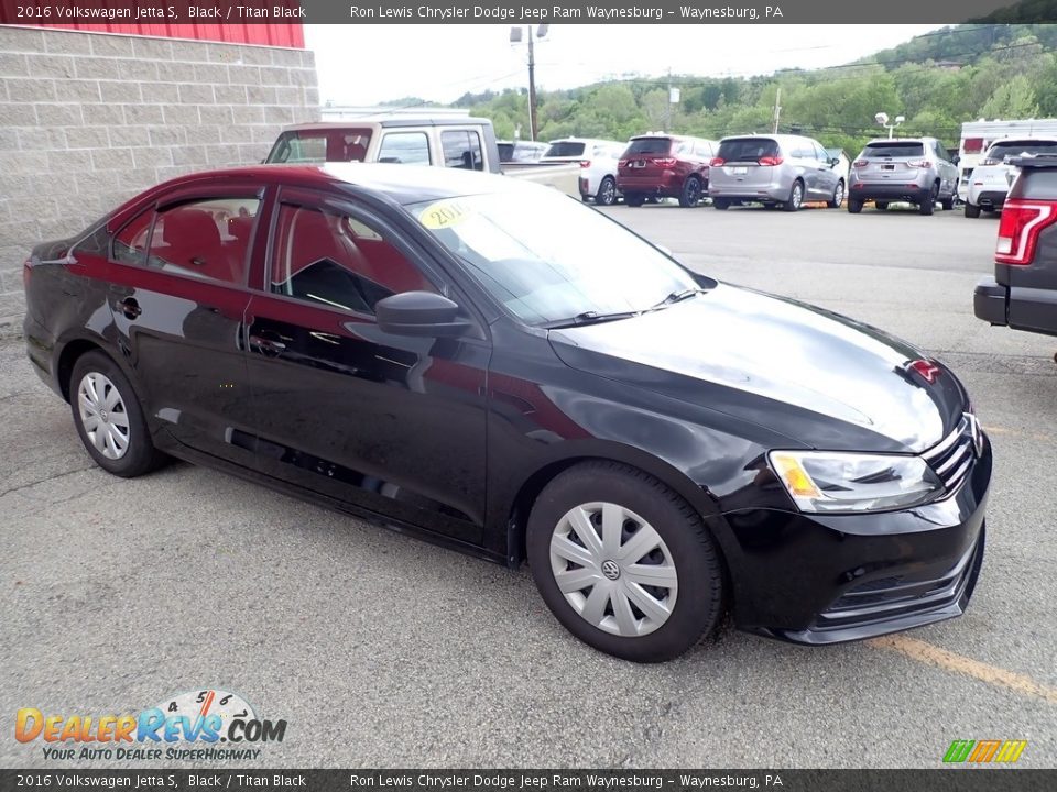 Front 3/4 View of 2016 Volkswagen Jetta S Photo #8