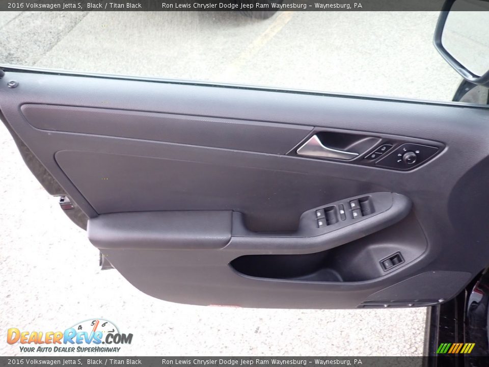 Door Panel of 2016 Volkswagen Jetta S Photo #13