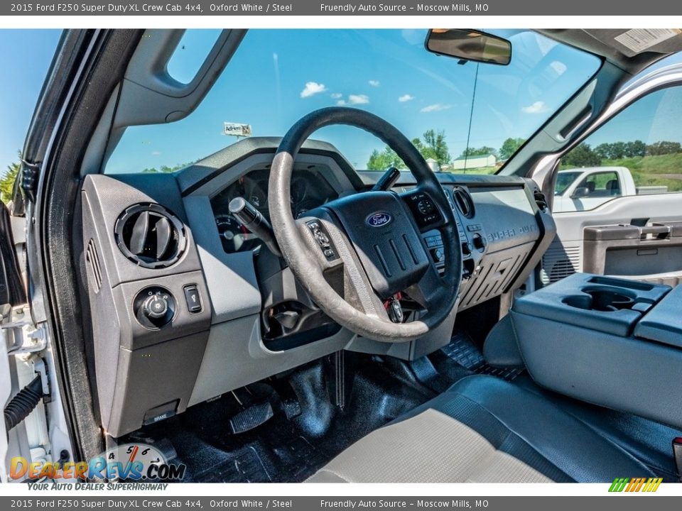 2015 Ford F250 Super Duty XL Crew Cab 4x4 Oxford White / Steel Photo #20