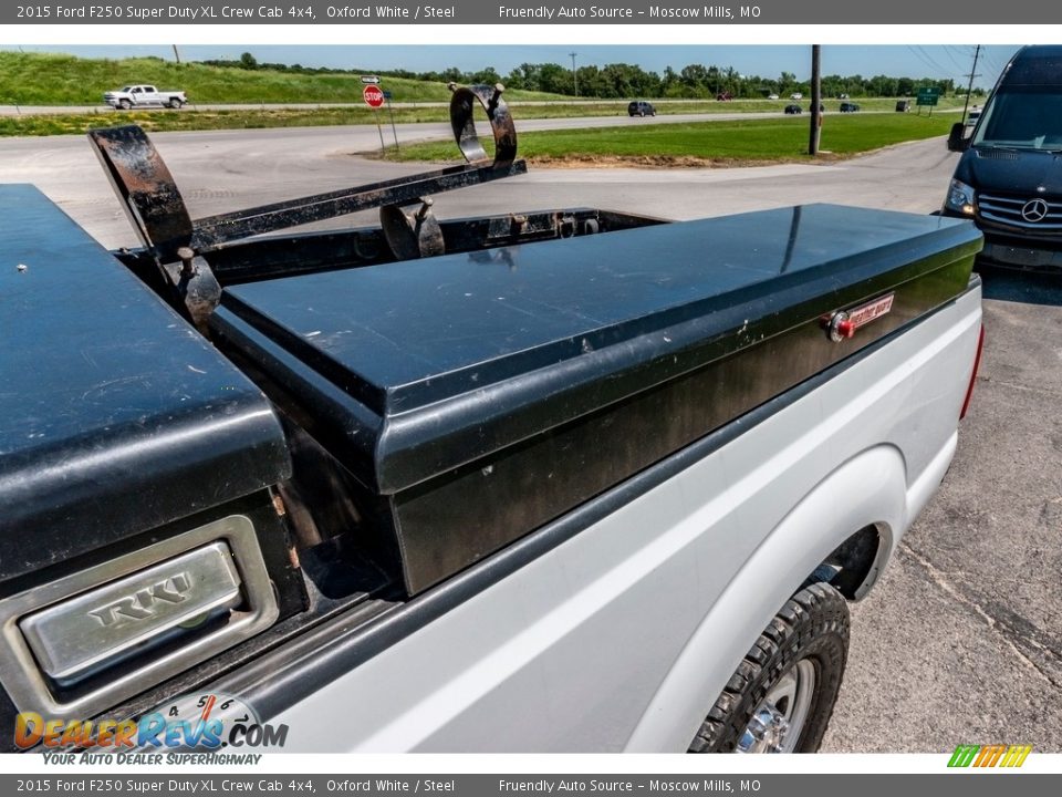 2015 Ford F250 Super Duty XL Crew Cab 4x4 Oxford White / Steel Photo #25