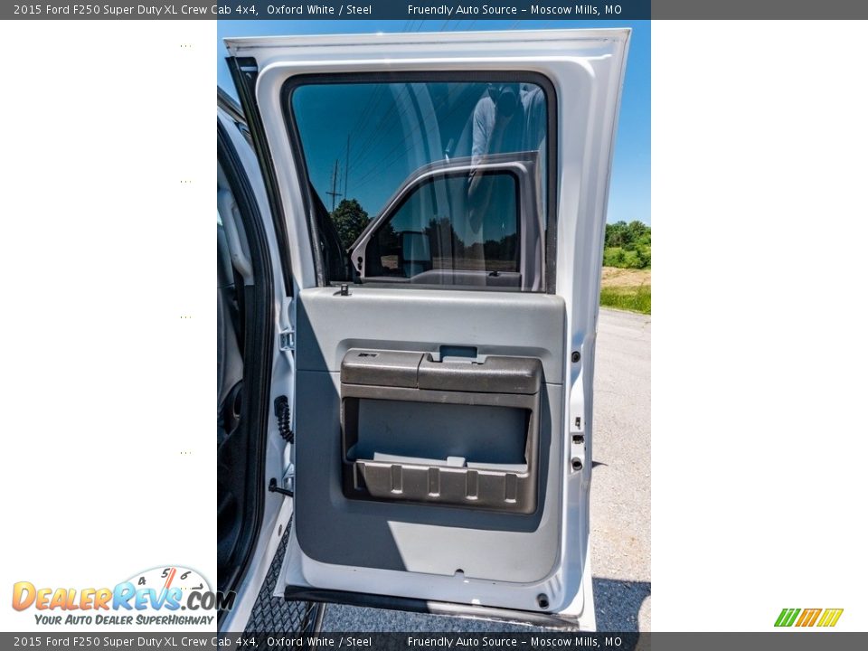 2015 Ford F250 Super Duty XL Crew Cab 4x4 Oxford White / Steel Photo #28