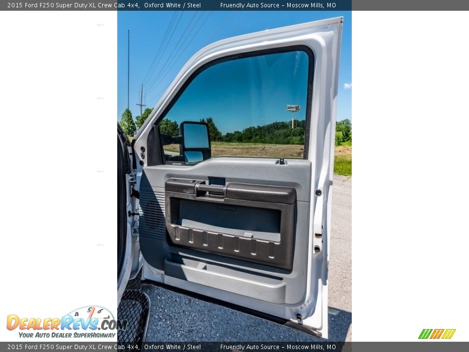 2015 Ford F250 Super Duty XL Crew Cab 4x4 Oxford White / Steel Photo #29