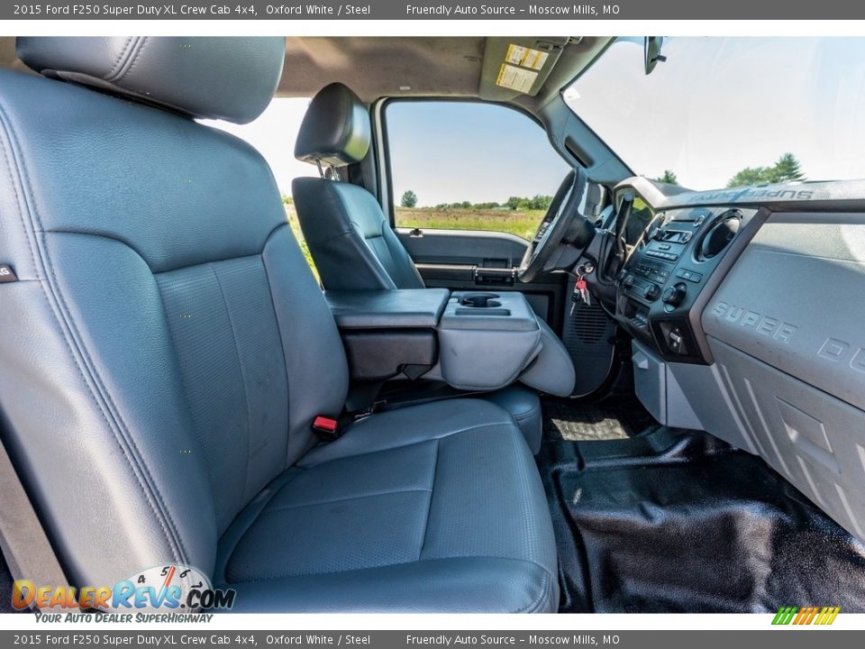 2015 Ford F250 Super Duty XL Crew Cab 4x4 Oxford White / Steel Photo #31
