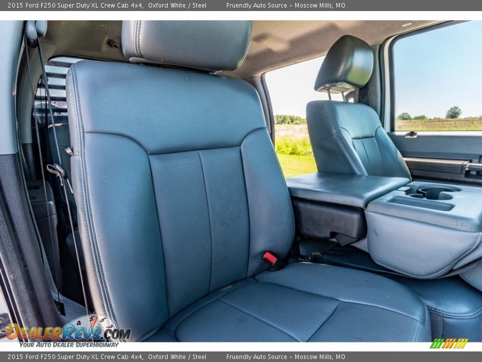 2015 Ford F250 Super Duty XL Crew Cab 4x4 Oxford White / Steel Photo #32