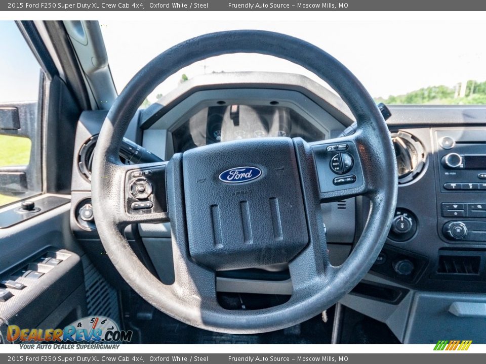 2015 Ford F250 Super Duty XL Crew Cab 4x4 Oxford White / Steel Photo #35