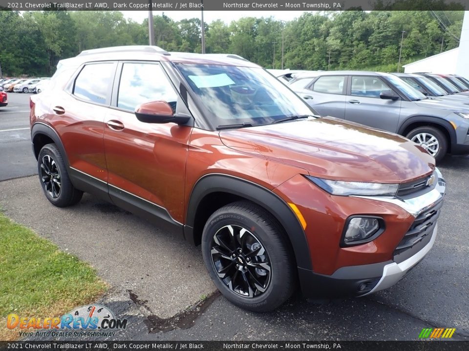 Front 3/4 View of 2021 Chevrolet TrailBlazer LT AWD Photo #8