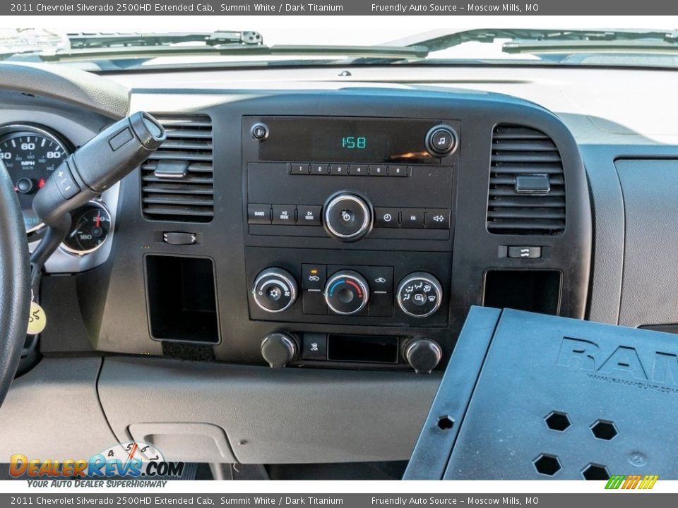Controls of 2011 Chevrolet Silverado 2500HD Extended Cab Photo #36