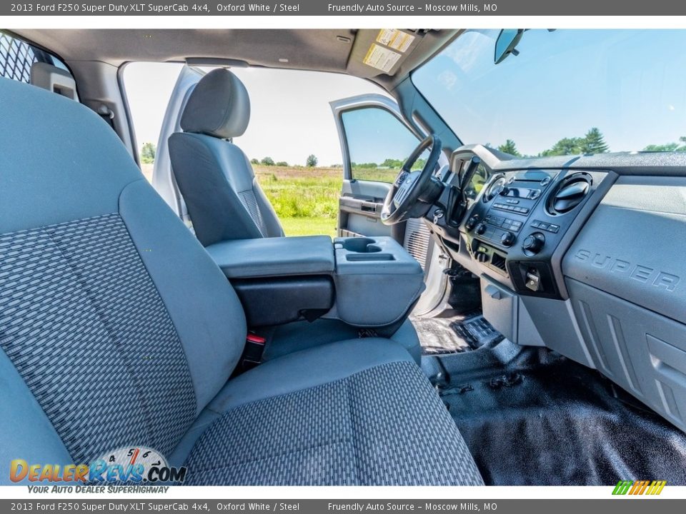 2013 Ford F250 Super Duty XLT SuperCab 4x4 Oxford White / Steel Photo #35