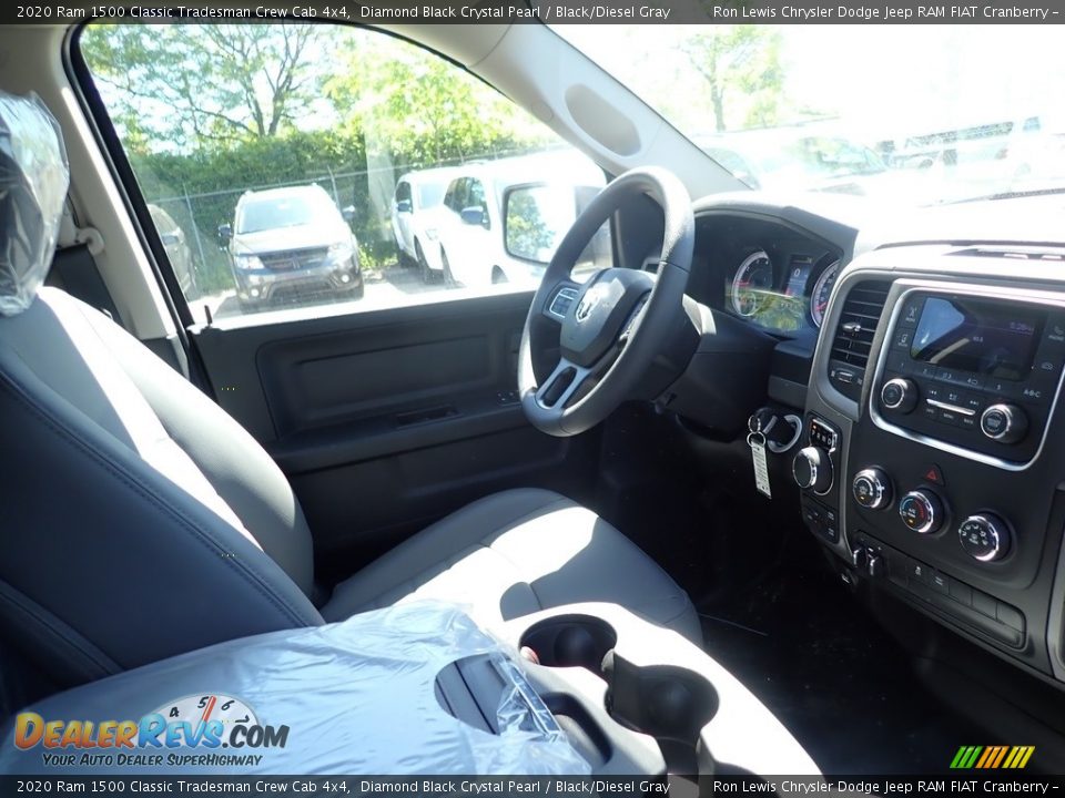 2020 Ram 1500 Classic Tradesman Crew Cab 4x4 Diamond Black Crystal Pearl / Black/Diesel Gray Photo #11