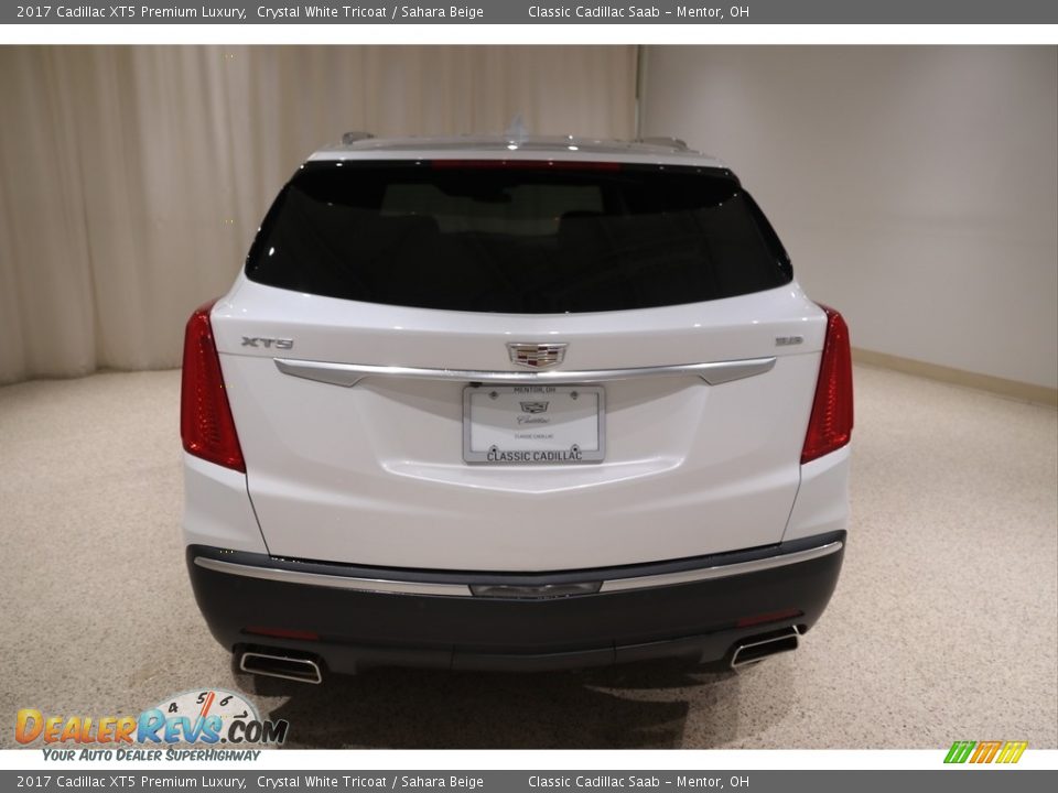 2017 Cadillac XT5 Premium Luxury Crystal White Tricoat / Sahara Beige Photo #4