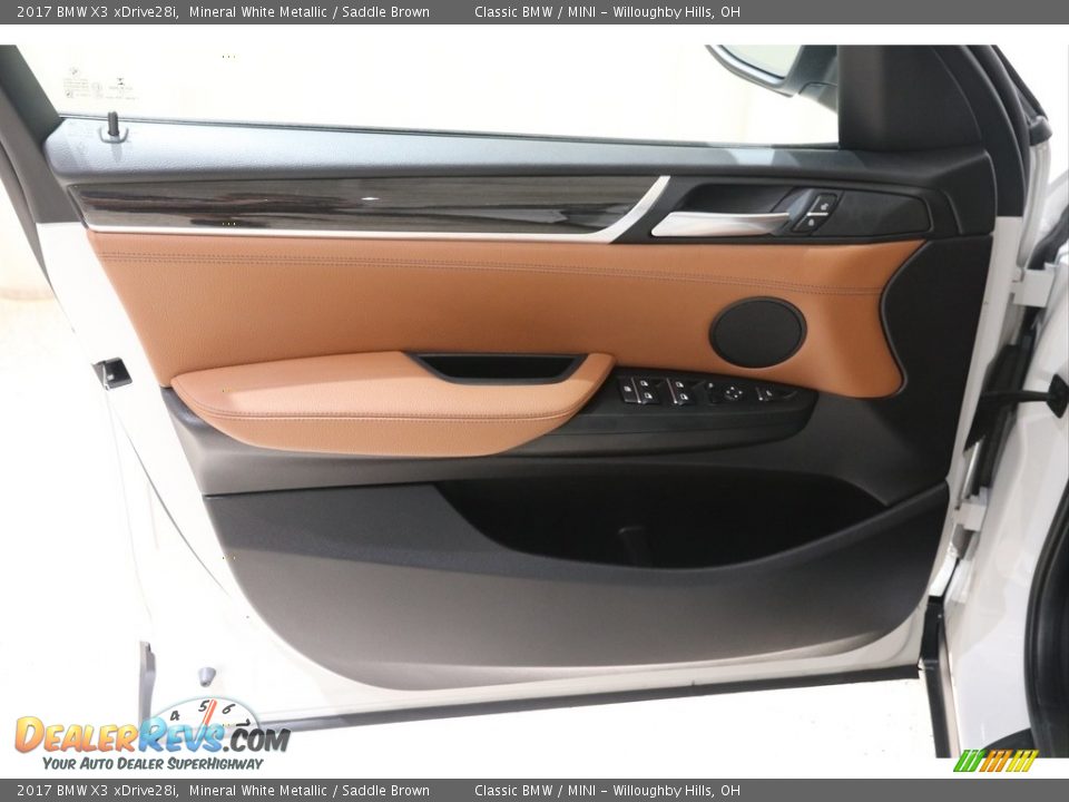 2017 BMW X3 xDrive28i Mineral White Metallic / Saddle Brown Photo #5