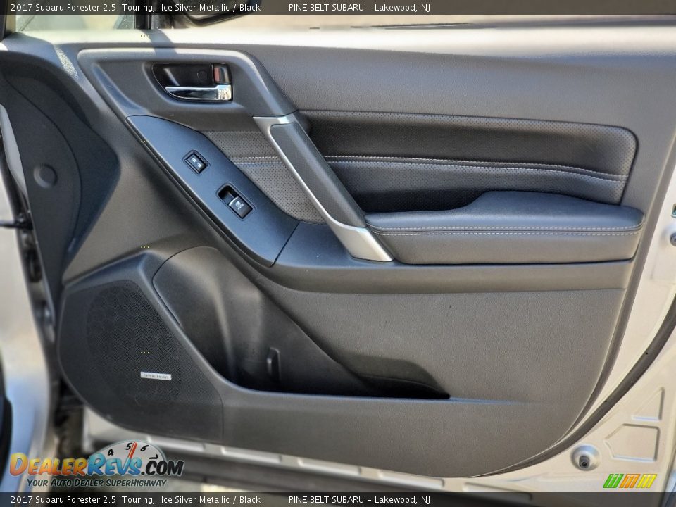 2017 Subaru Forester 2.5i Touring Ice Silver Metallic / Black Photo #21