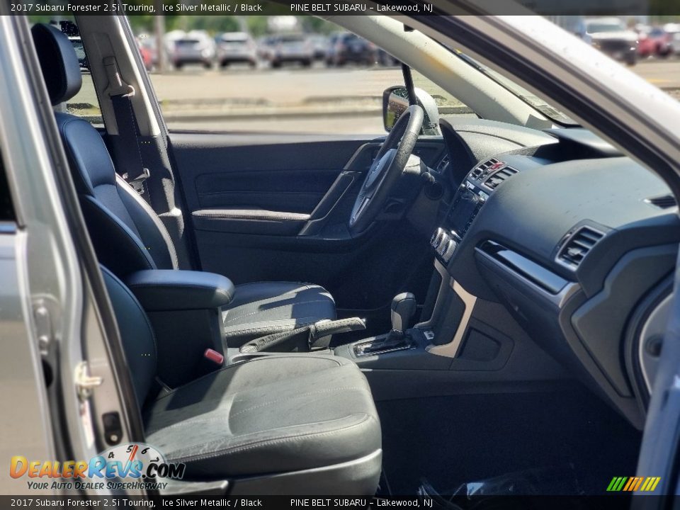 2017 Subaru Forester 2.5i Touring Ice Silver Metallic / Black Photo #23