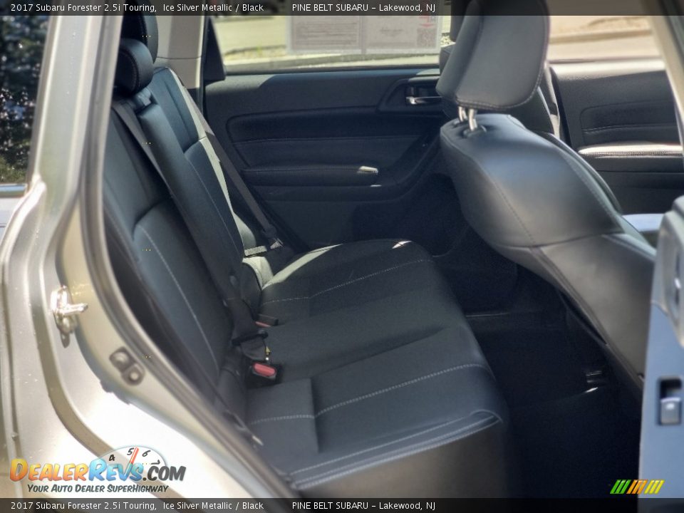 2017 Subaru Forester 2.5i Touring Ice Silver Metallic / Black Photo #25