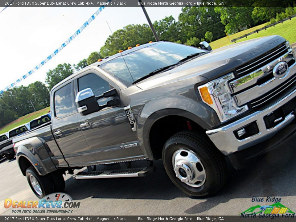 2017 Ford F350 Super Duty Lariat Crew Cab 4x4 Magnetic / Black Photo #32