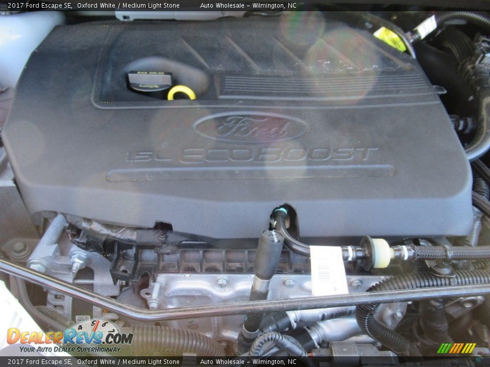 2017 Ford Escape SE Oxford White / Medium Light Stone Photo #6