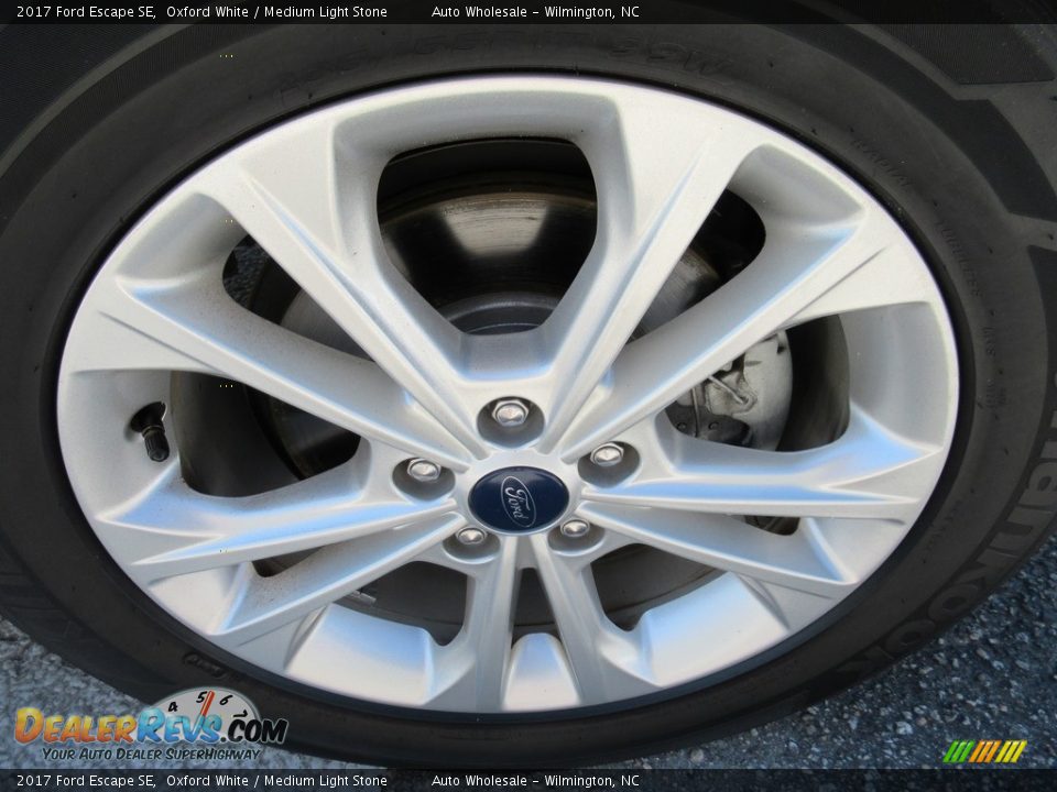 2017 Ford Escape SE Oxford White / Medium Light Stone Photo #7