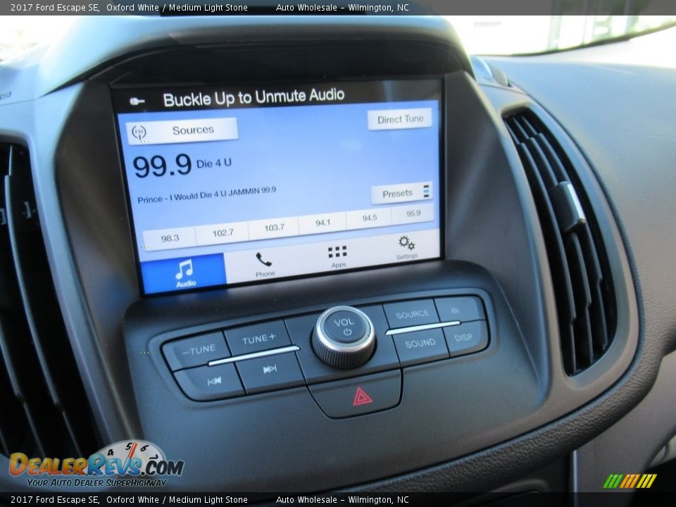 2017 Ford Escape SE Oxford White / Medium Light Stone Photo #16