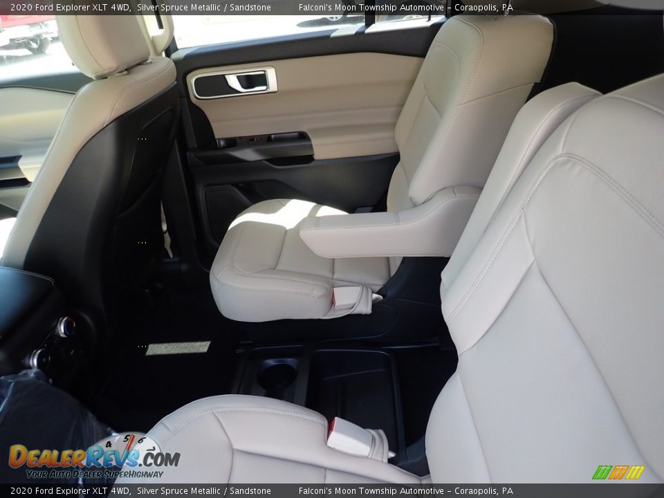2020 Ford Explorer XLT 4WD Silver Spruce Metallic / Sandstone Photo #8