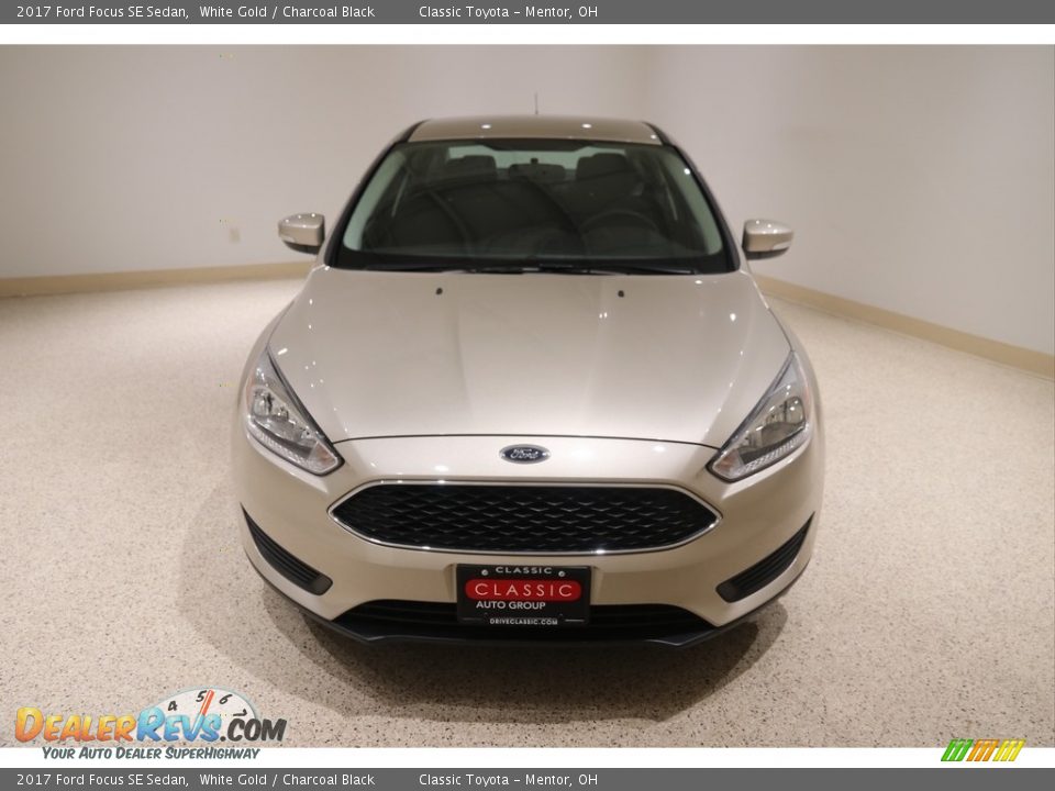 2017 Ford Focus SE Sedan White Gold / Charcoal Black Photo #2