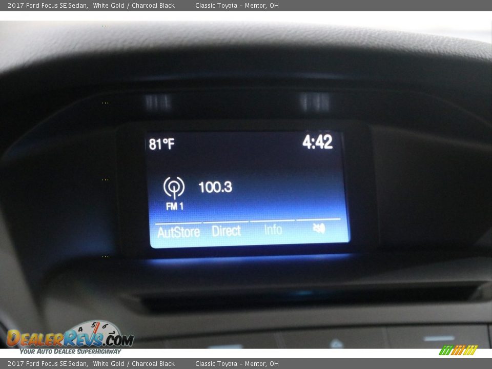 2017 Ford Focus SE Sedan White Gold / Charcoal Black Photo #11