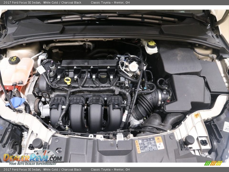 2017 Ford Focus SE Sedan White Gold / Charcoal Black Photo #17