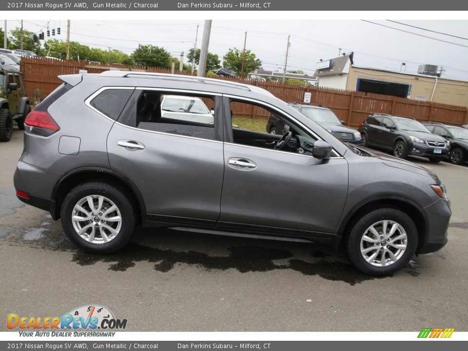 2017 Nissan Rogue SV AWD Gun Metallic / Charcoal Photo #4