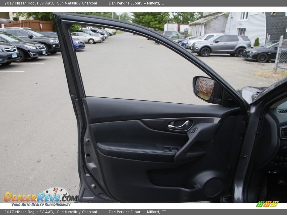2017 Nissan Rogue SV AWD Gun Metallic / Charcoal Photo #9