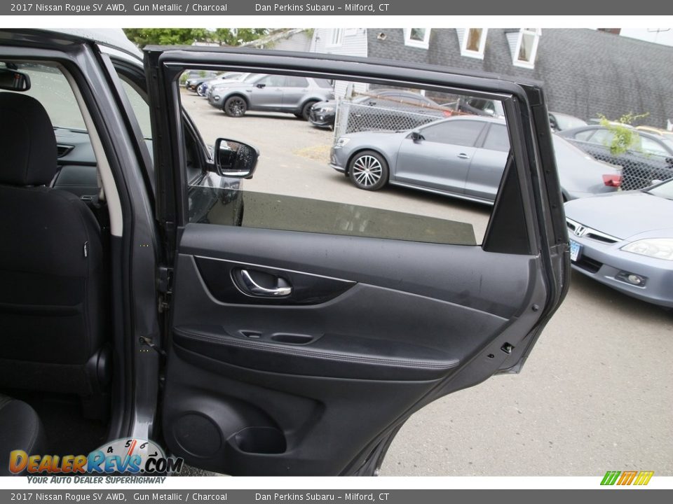 2017 Nissan Rogue SV AWD Gun Metallic / Charcoal Photo #15