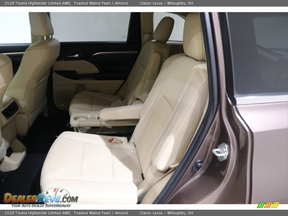 2018 Toyota Highlander Limited AWD Toasted Walnut Pearl / Almond Photo #19