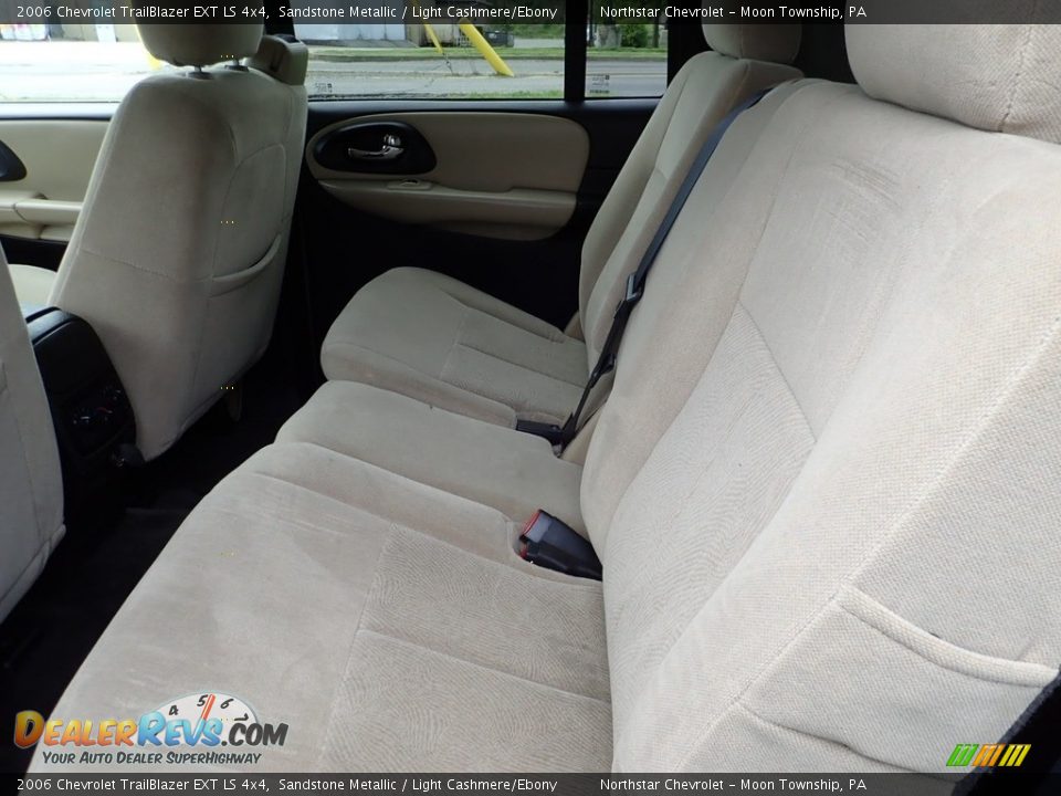 2006 Chevrolet TrailBlazer EXT LS 4x4 Sandstone Metallic / Light Cashmere/Ebony Photo #8