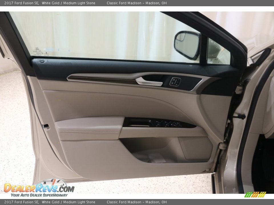 2017 Ford Fusion SE White Gold / Medium Light Stone Photo #5