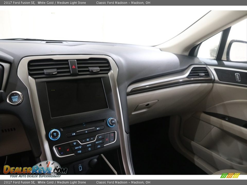 2017 Ford Fusion SE White Gold / Medium Light Stone Photo #10