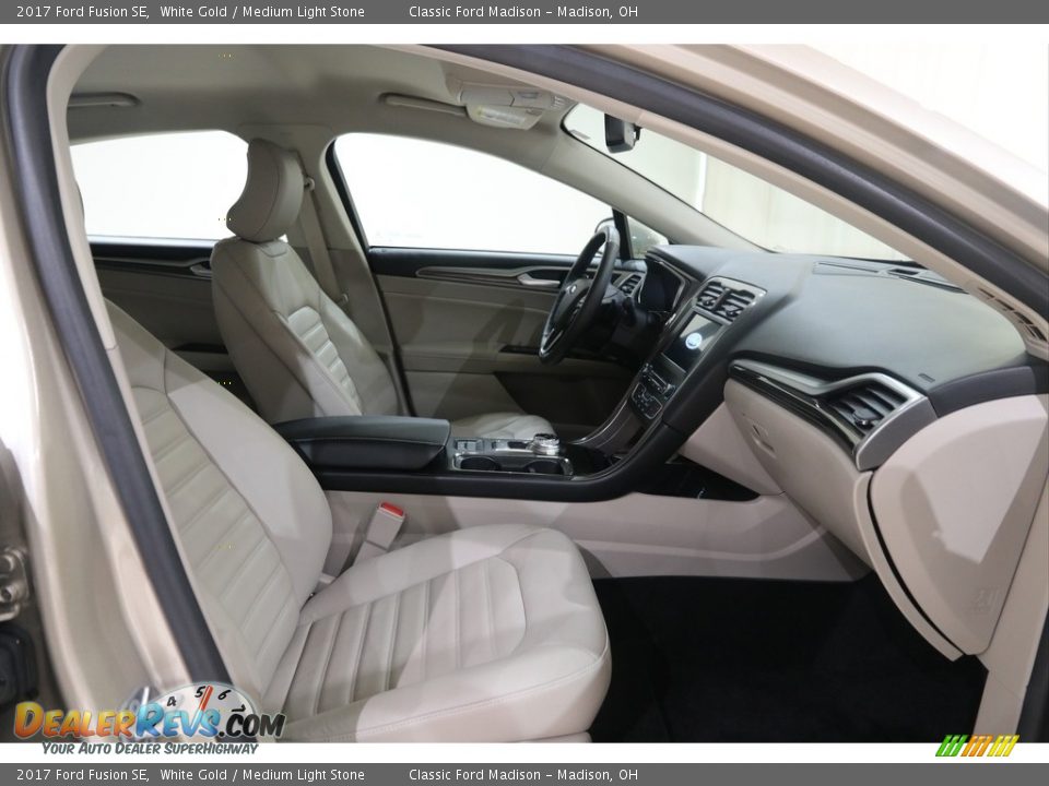 2017 Ford Fusion SE White Gold / Medium Light Stone Photo #14