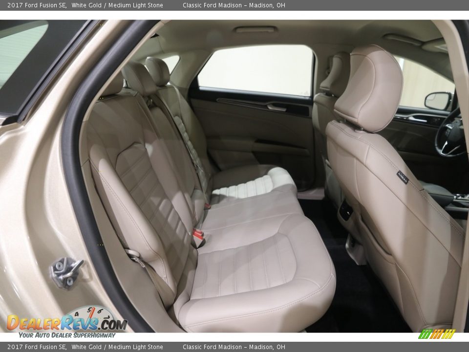 2017 Ford Fusion SE White Gold / Medium Light Stone Photo #15