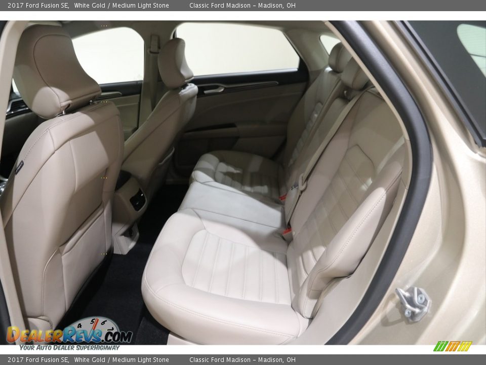 2017 Ford Fusion SE White Gold / Medium Light Stone Photo #16