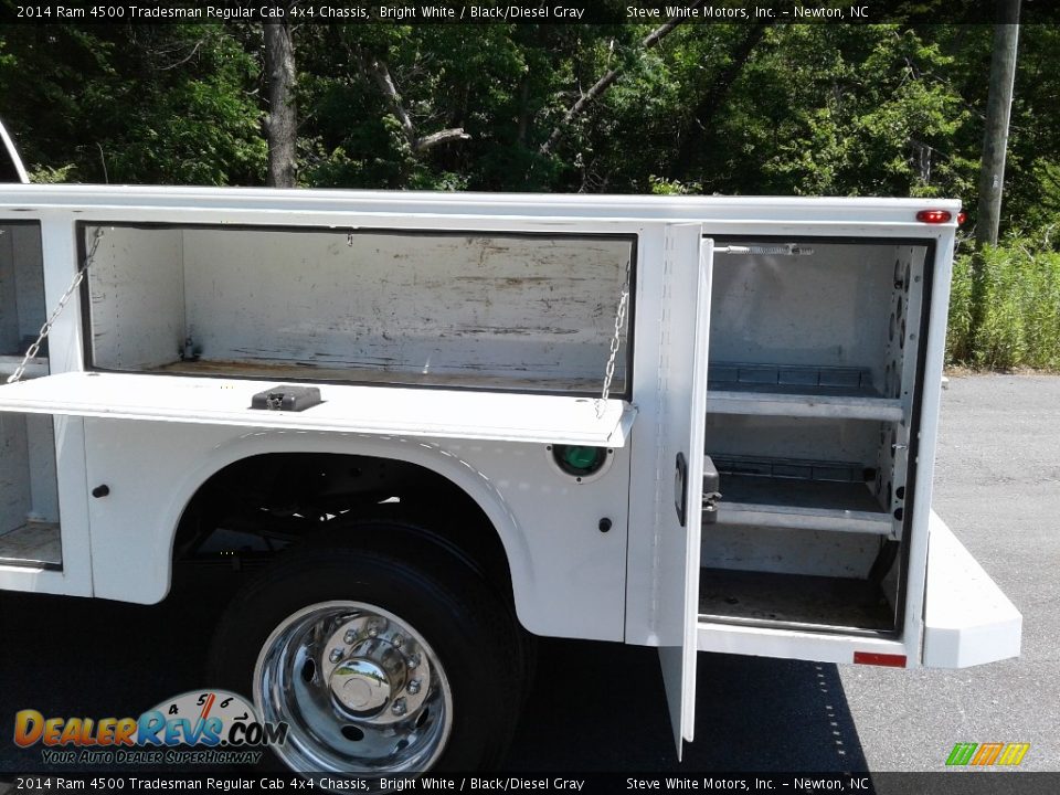 2014 Ram 4500 Tradesman Regular Cab 4x4 Chassis Bright White / Black/Diesel Gray Photo #15