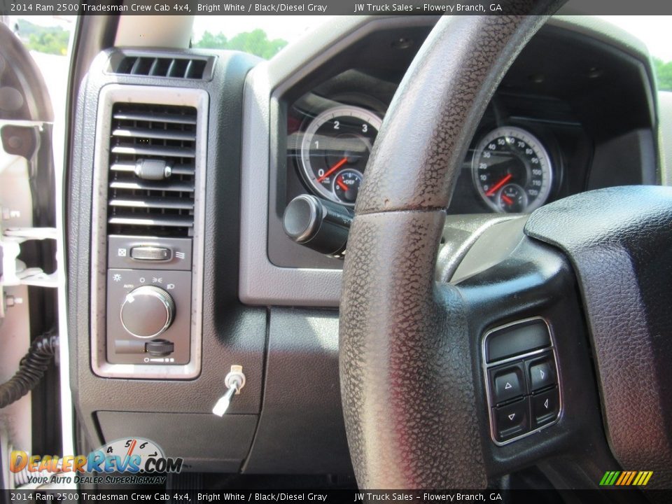 2014 Ram 2500 Tradesman Crew Cab 4x4 Bright White / Black/Diesel Gray Photo #26