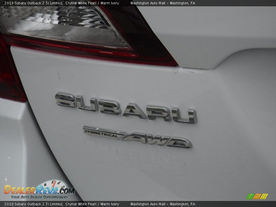 2019 Subaru Outback 2.5i Limited Crystal White Pearl / Warm Ivory Photo #16