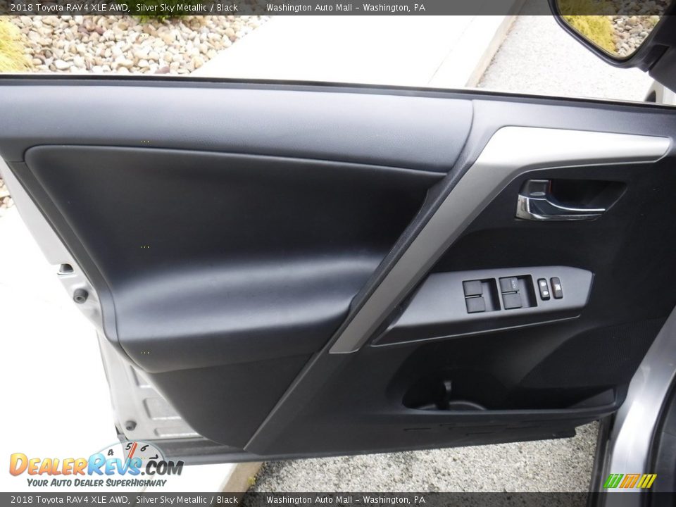 2018 Toyota RAV4 XLE AWD Silver Sky Metallic / Black Photo #17