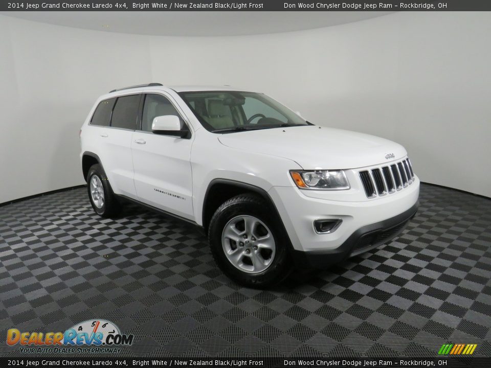 2014 Jeep Grand Cherokee Laredo 4x4 Bright White / New Zealand Black/Light Frost Photo #2