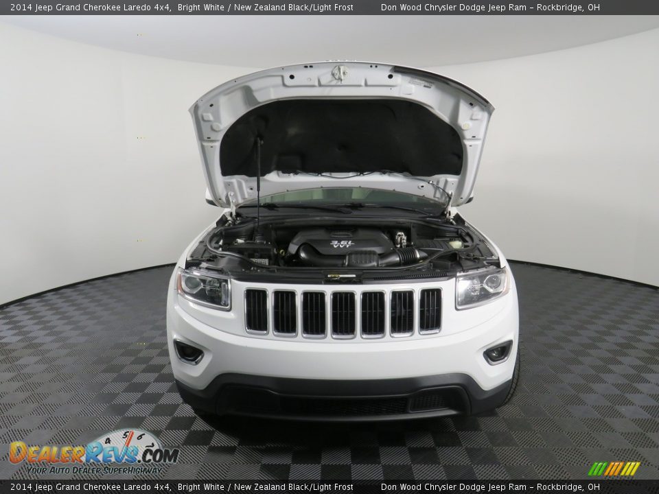 2014 Jeep Grand Cherokee Laredo 4x4 Bright White / New Zealand Black/Light Frost Photo #5