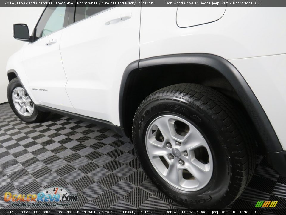2014 Jeep Grand Cherokee Laredo 4x4 Bright White / New Zealand Black/Light Frost Photo #9