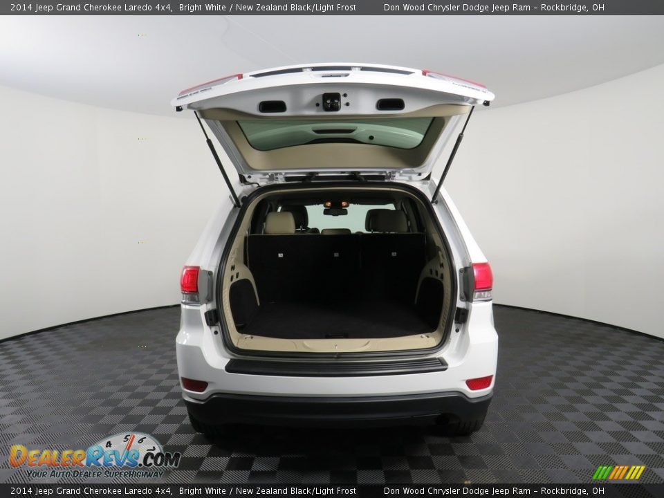 2014 Jeep Grand Cherokee Laredo 4x4 Bright White / New Zealand Black/Light Frost Photo #12
