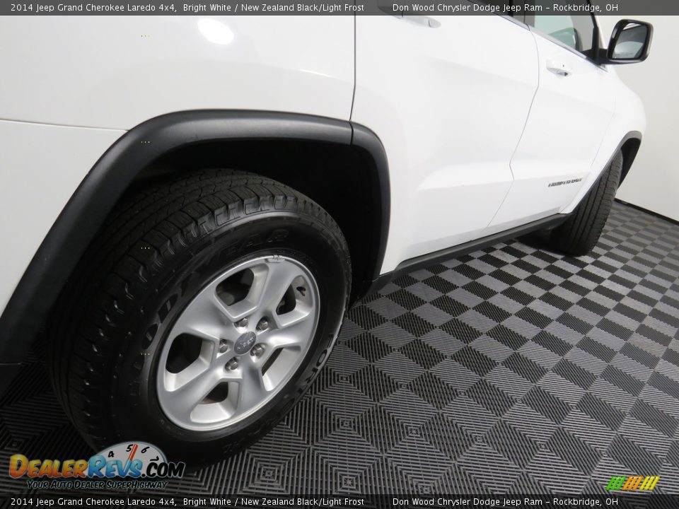 2014 Jeep Grand Cherokee Laredo 4x4 Bright White / New Zealand Black/Light Frost Photo #15