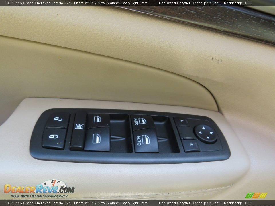 2014 Jeep Grand Cherokee Laredo 4x4 Bright White / New Zealand Black/Light Frost Photo #17