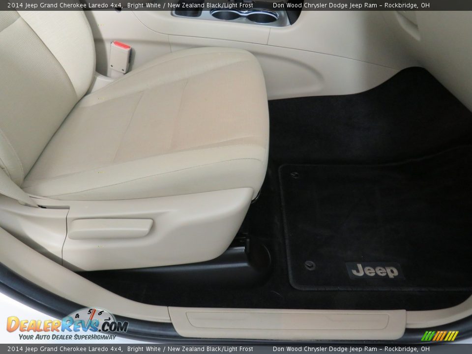 2014 Jeep Grand Cherokee Laredo 4x4 Bright White / New Zealand Black/Light Frost Photo #36
